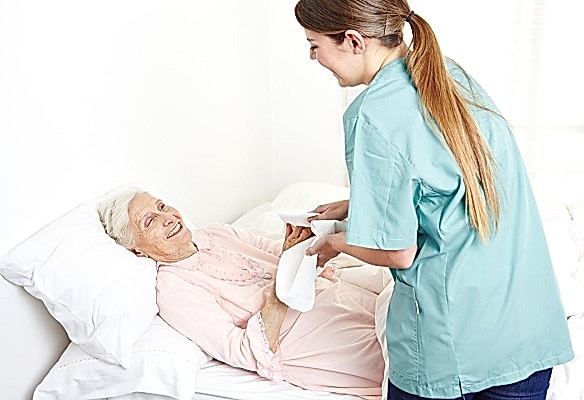 помощь лежачим