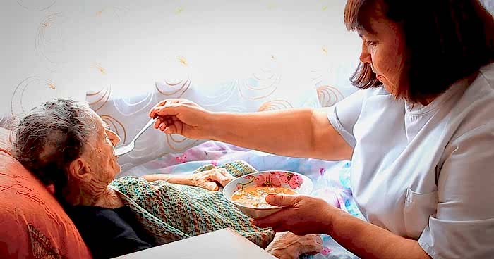 кормление пожилых